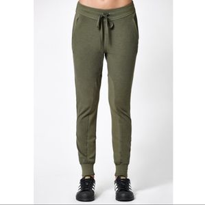 5/20 Kendall and Kylie jogger pants